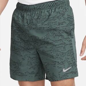 Nike Men's L Run Division Dry Challenger 7" Brief-Lined Spruce Shorts
